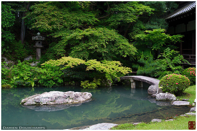 Pond with stone lantern and bridge, Shoren-in temple