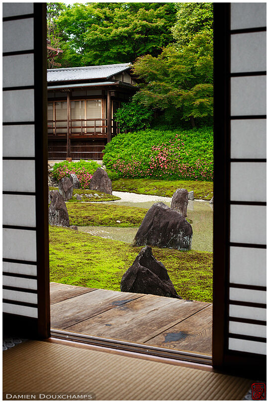 Window on Komyo-in rock garden