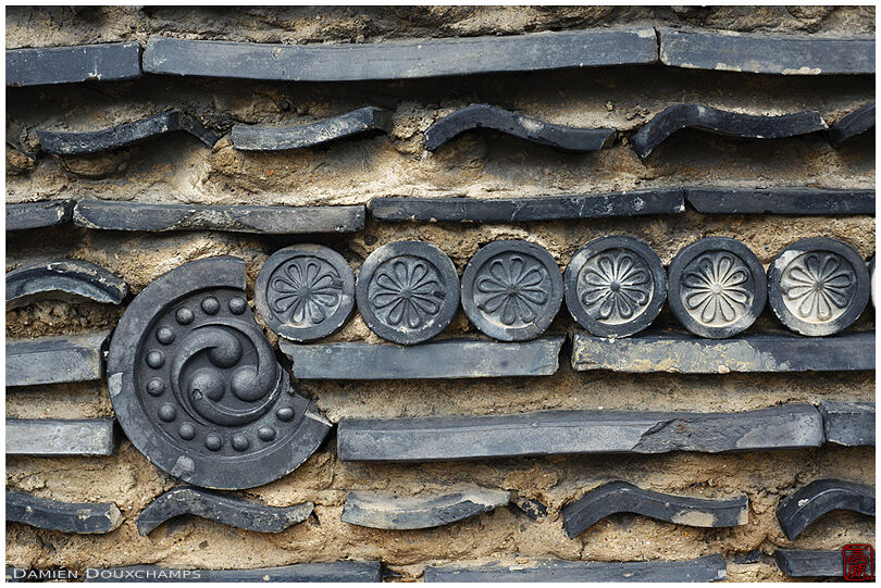 Wall made of recycled temple roof tiles