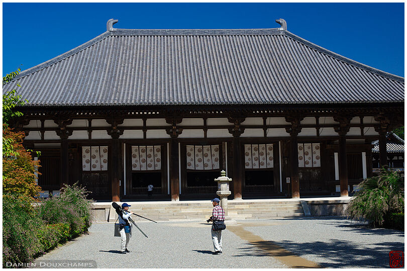 Photographers in front of Toshodai-ji's main hall