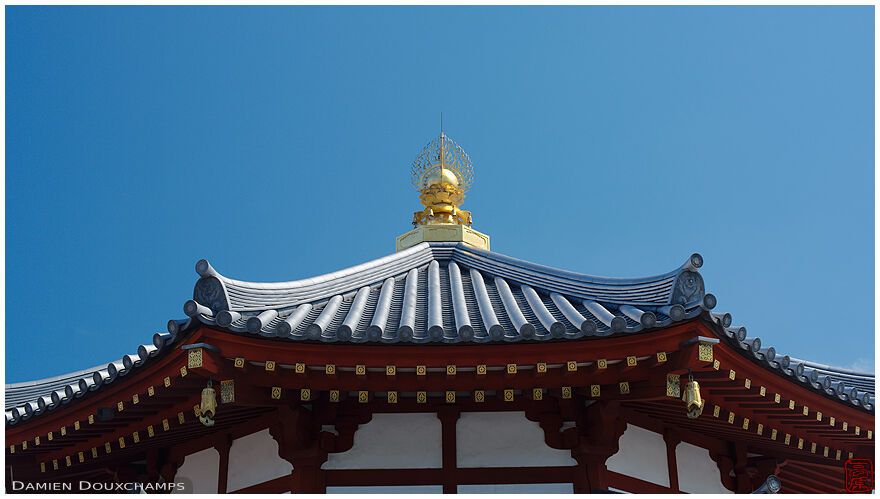 Genjo-to hall roof detail