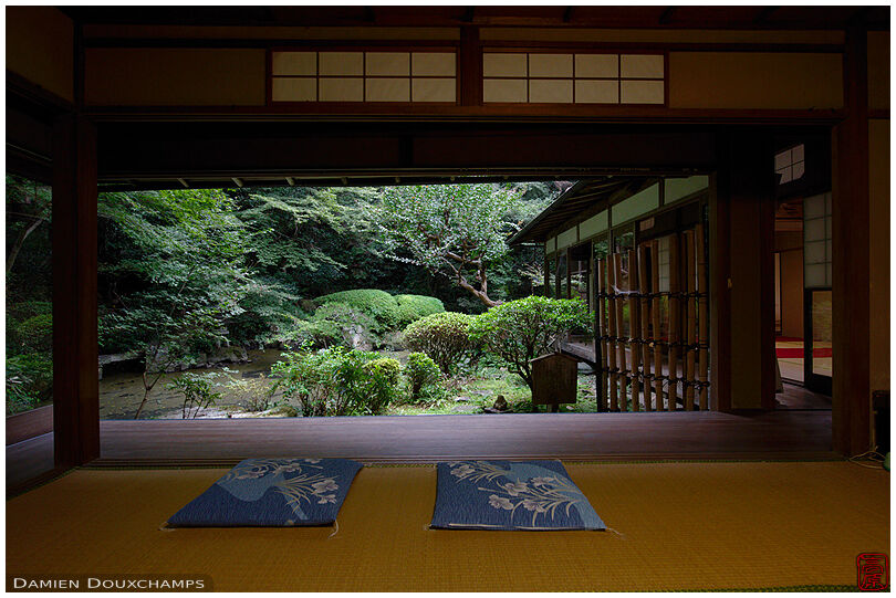 Choraku-ji temple and its small garden, in a remote corner of Gion