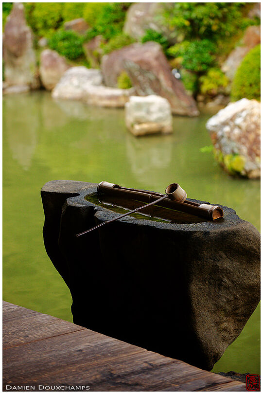 Tsukubai water basin with bamboo ladle, Chishaku-in temple