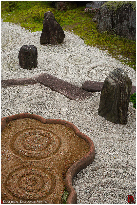 Ripples in the sand of Reiun-in temple rock garden