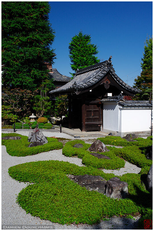 Dry landscape garden in Shozen-ji temple