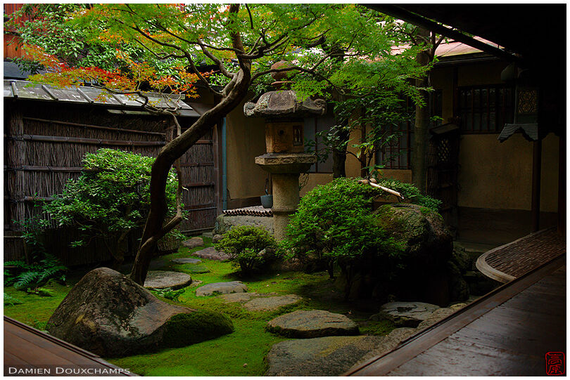 Stone lantern in Sumiya house's inner garden