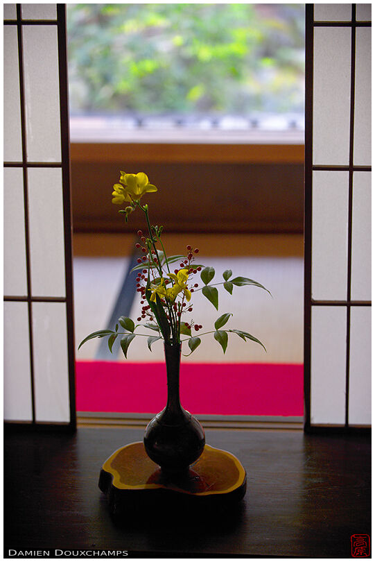 Flower arrangement, Hosen-in temple