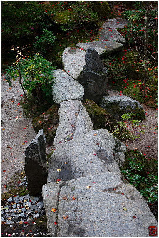 Stone bridge in zen garden, Hosen-in temple