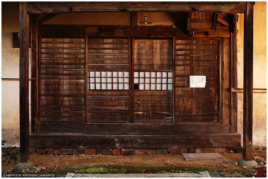 Decrepit building, Joju-ji temple