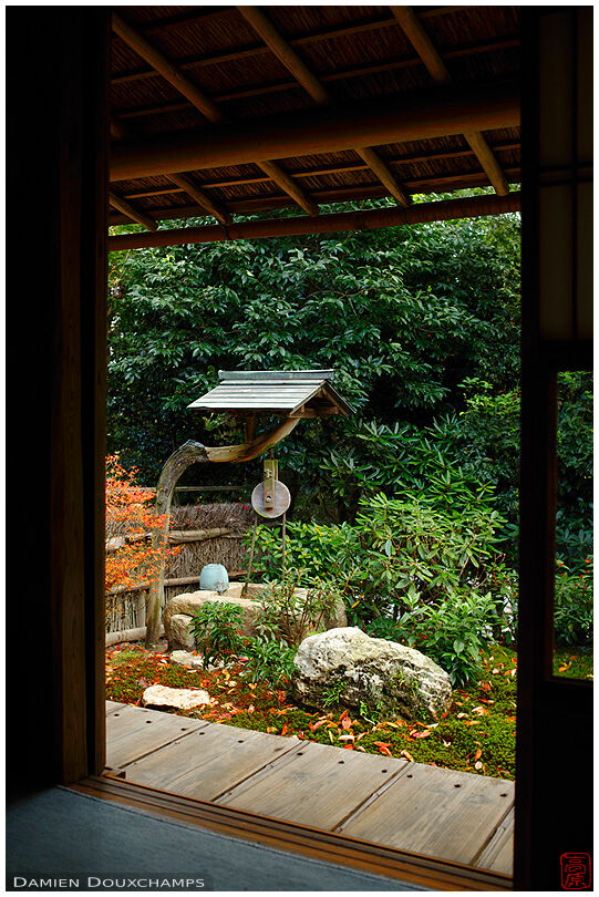Well in moss garden, Jikishi-an temple
