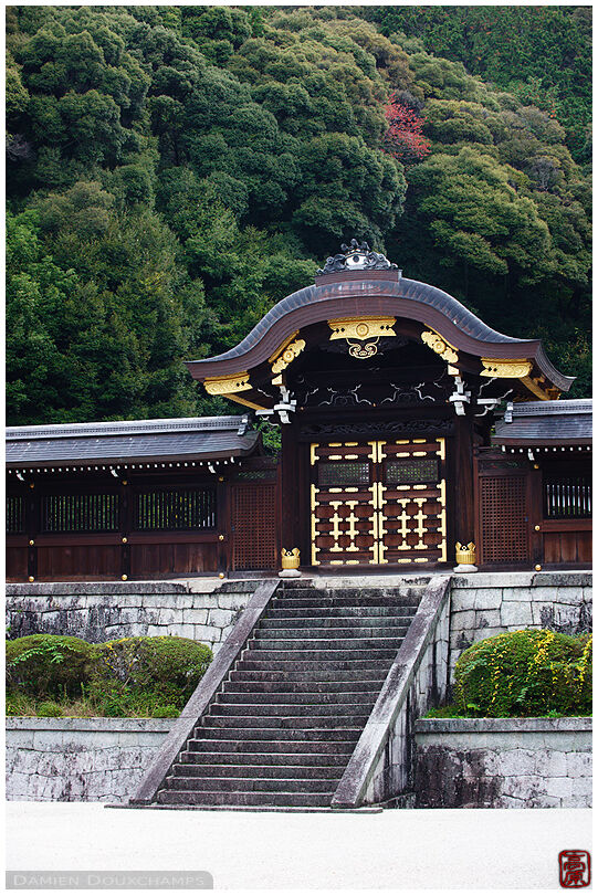 Emperor grave site, Senyu-ji temple