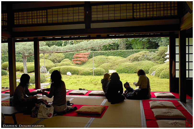 Visitors taking a tea break in Ikkai-in temple