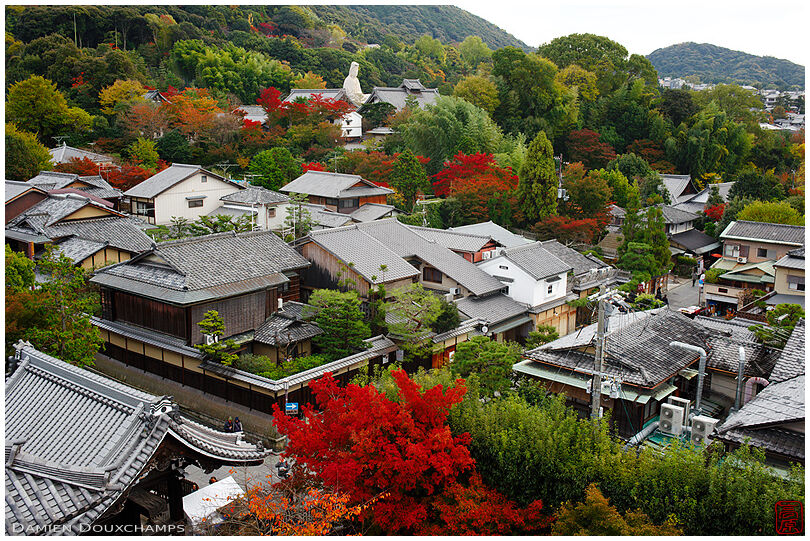 A view of Higashiyama from the Daiun-in temple tower