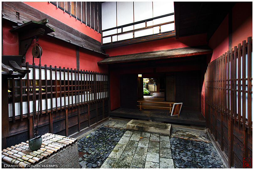 Well in the inner entrance courtyard of the Sumiya, Kyoto, Japan