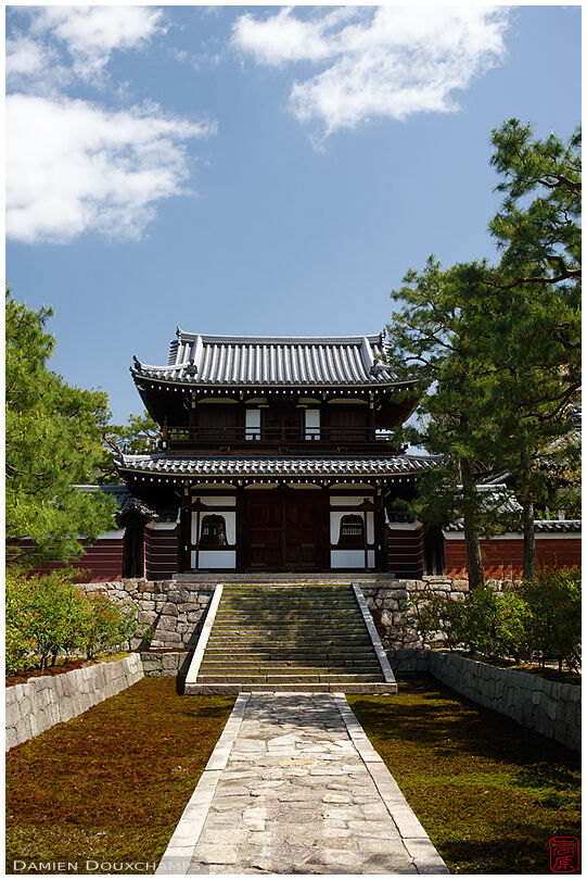 The entrance of the founder's hall of Kennin-ji temple, Kyoto, Japan