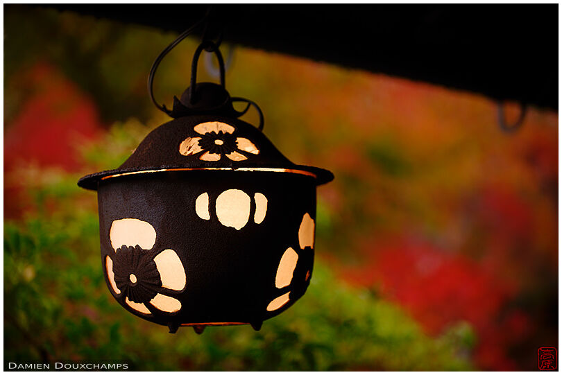 Funny metallic lantern looking like Angry Bird pigs, Yoshiki-en garden, Nara, Japan