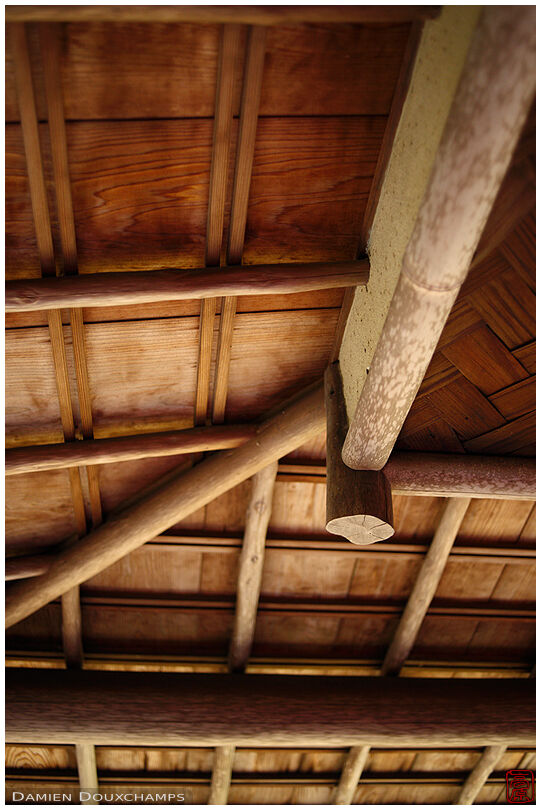Wooden ceiling structure without pillar in Yoshiki-en garden tea house, Nara, Japan