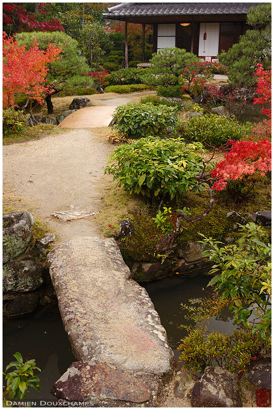 Stone bridge in the Isui-en garden, Nara, Japan