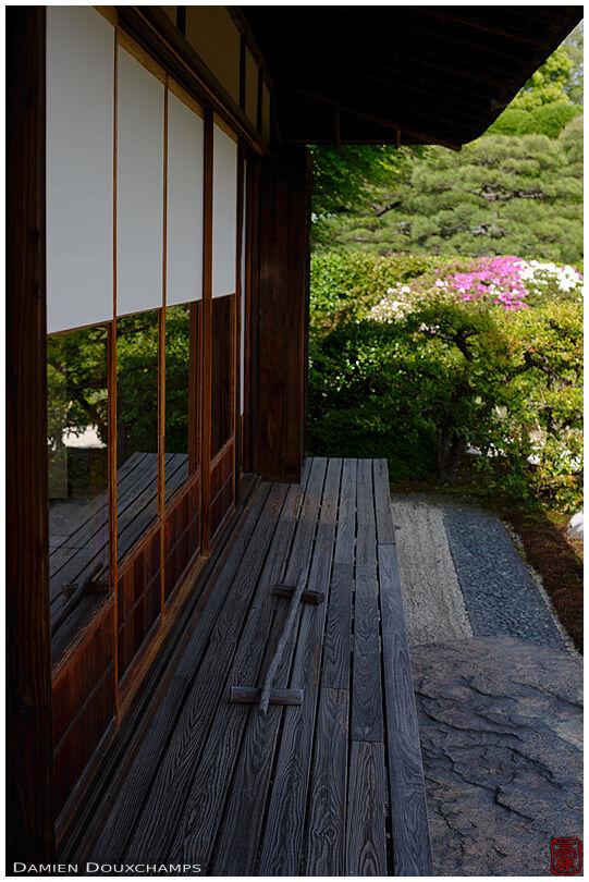 Tea house terrace, Jonan-gu shrine, Kyoto, Japan