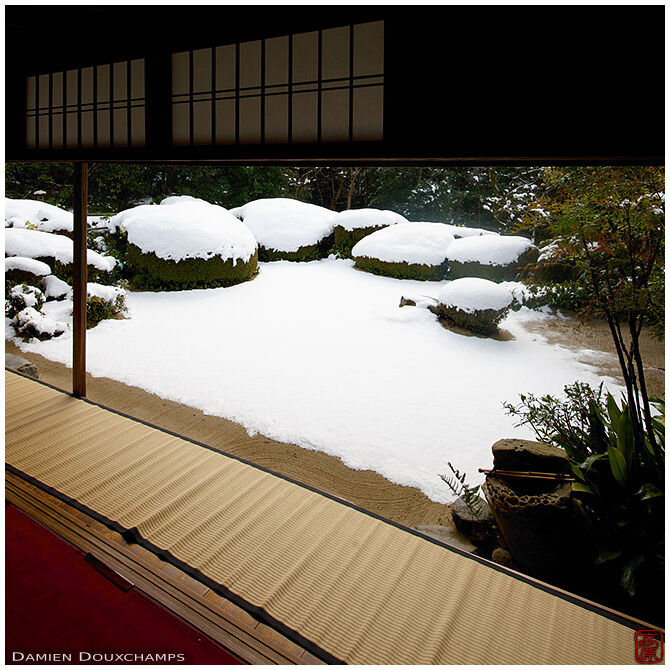 Snow covered dry landscape garden in Shisendo-temple, Kyoto