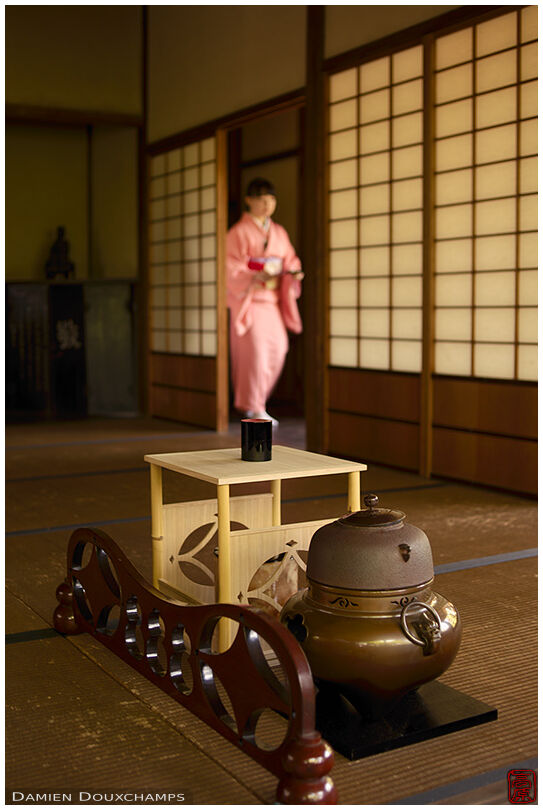 Beginning of tea ceremony, Shodensanso, Kyoto, Japan