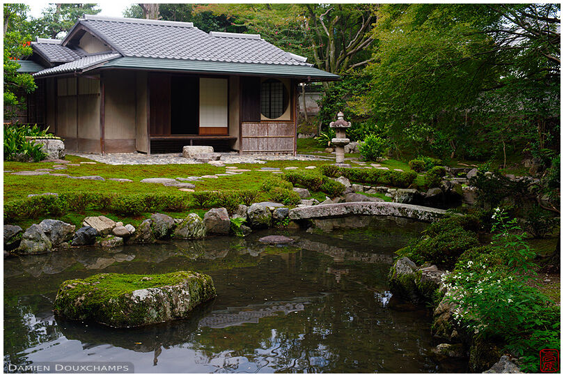 Pond garden and tea house in the Mitsui-Shimogamo villa, Kyoto, Japan