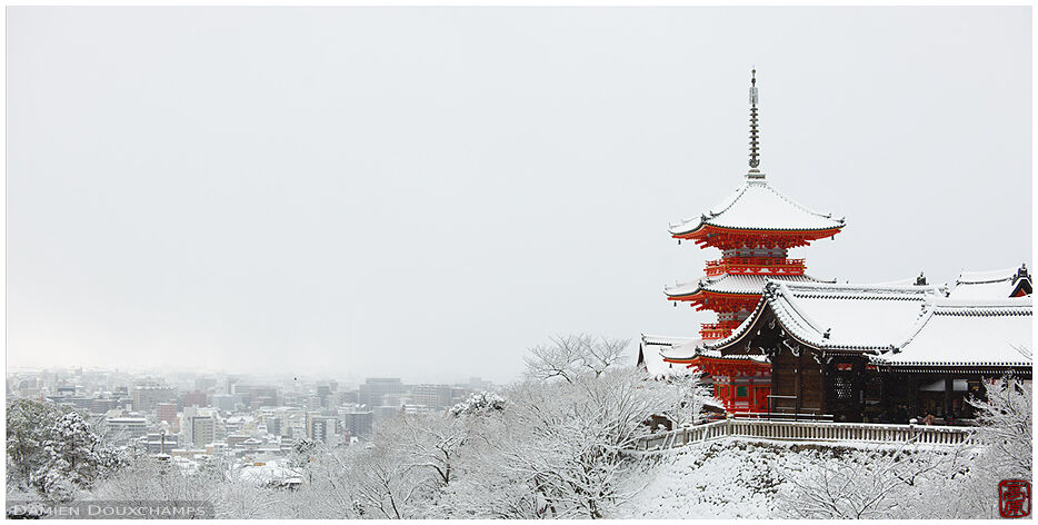 Snow-covered Kiyomizu-dera temple overlooking Kyoto city, Japan
