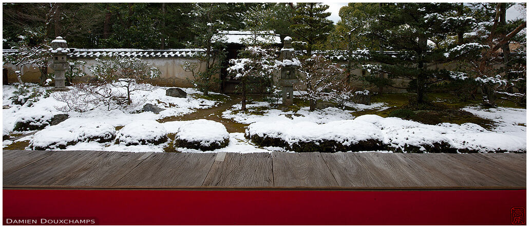 Snow-covered Japanese garden in Daio-in temple, Kyoto, Japan