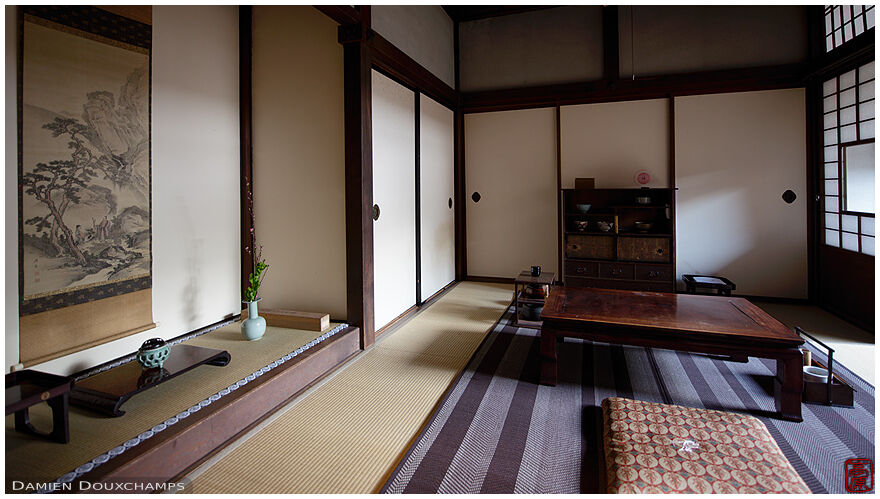 Traditional room with low table and tokonoma in Daio-in temple, Kyoto, Japan