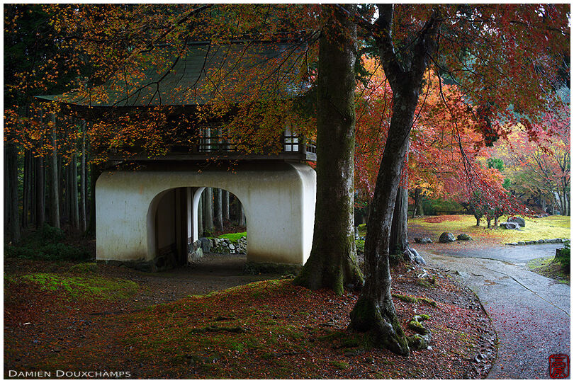 The lower gate of Amidaji temple in late autumn, in the Ohara valley north of Kyoto city, Japan