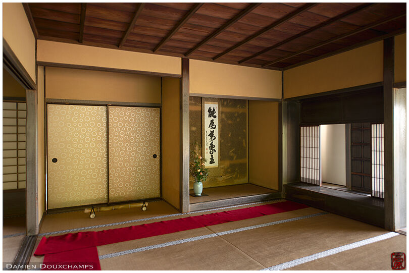 Traditional sukiya architecture with the usual tokonoma, hanging scroll and ikebana floral composition in Jiko-in temple, Nara, Japan
