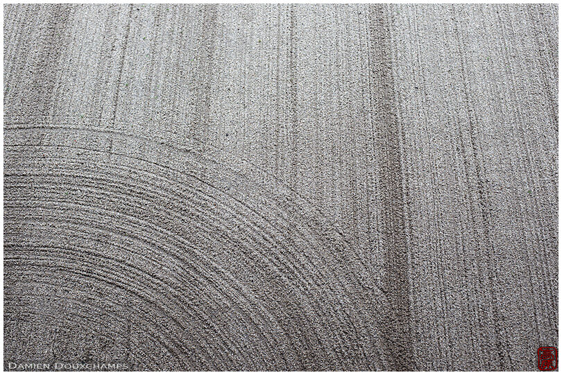 Circles and lines patterns in the raked sand garden of Shisen-do temple, Kyoto, Japan