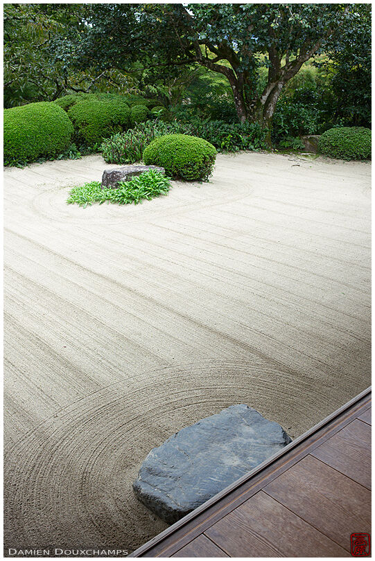 Finely raked sand garden in Shisen-do temple, Kyoto, Japan