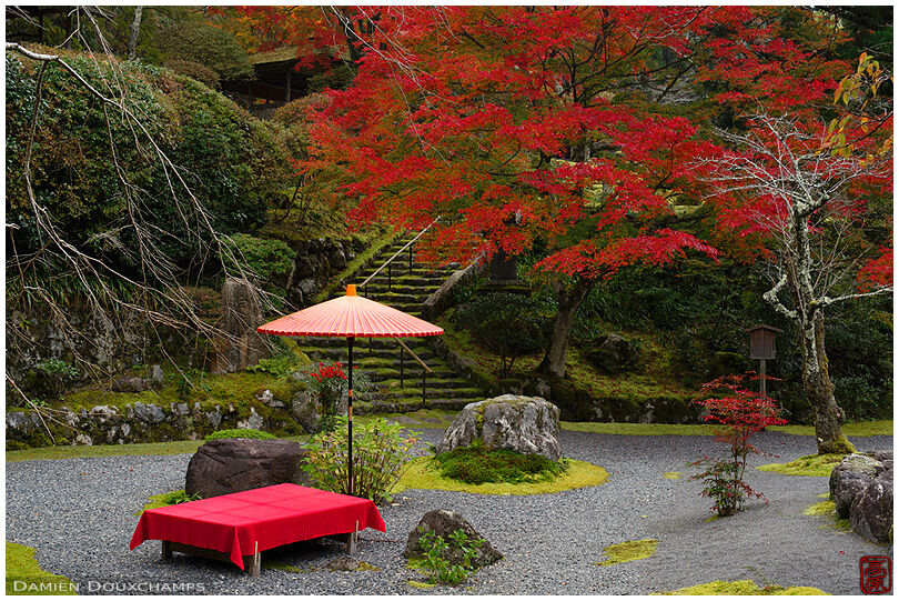 Rest area in autumn in the Hakuryu-en garden, Kyoto, Japan