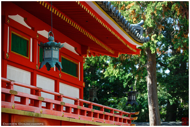 Traditional shinto shrine architecture with lantern in Iwashimizu Hachiman-gū, Kyoto, Japan