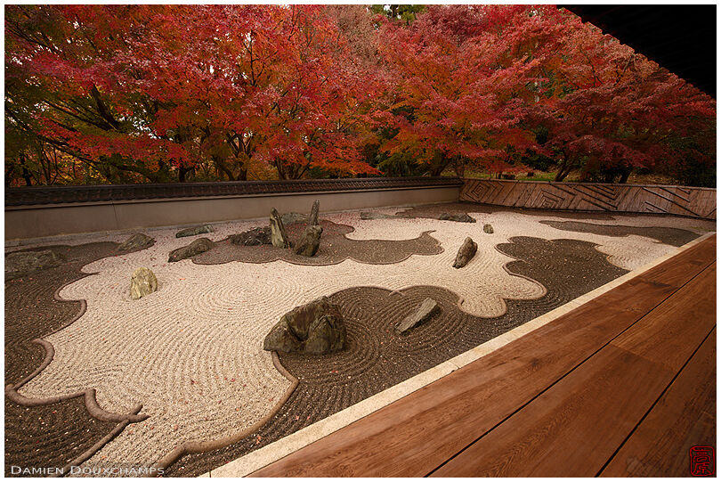 Autumn colors over the Shigemori Mirei-designed dry landscape garden of Ryōgin-an temple, Kyoto, Japan