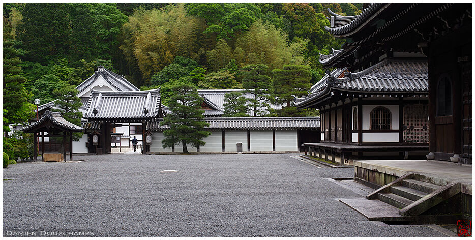 The wide open grounds of Senyuu-ji temple, Kyoto, Japan
