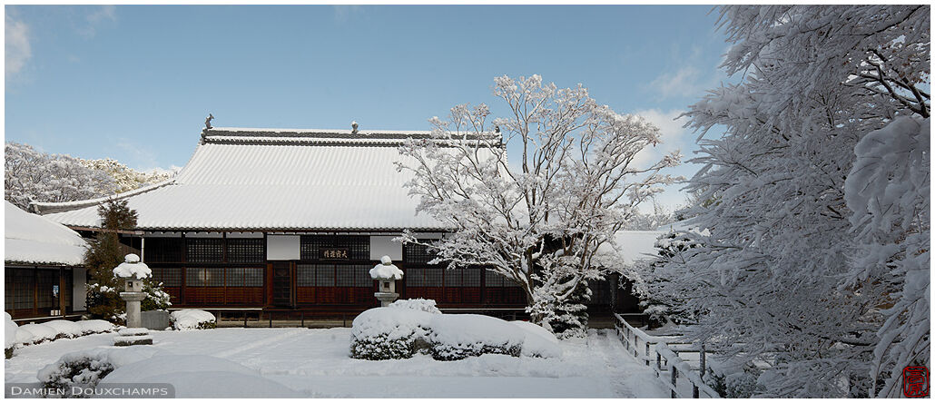 Genko-an temple front garden after heavy snow, Kyoto, Japan