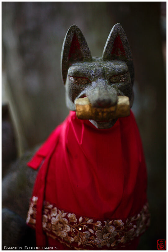Fox with red bib, Kiyotaka Inari shrine, Koyasan, Japan