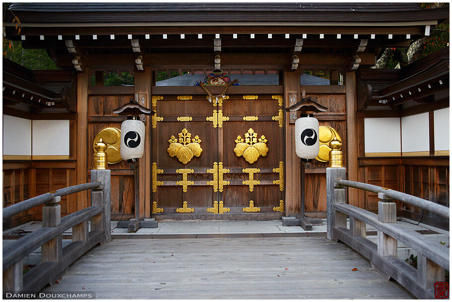 Imposing temple gate with golden details, Shojoshin-in temple, Koya-san, Japan