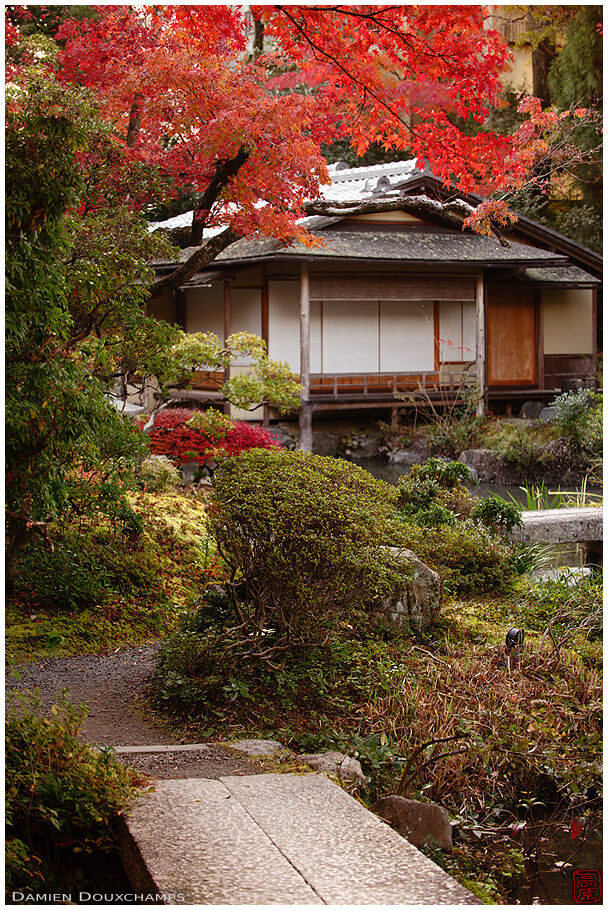 Hakusa-sonsō (白沙村荘)