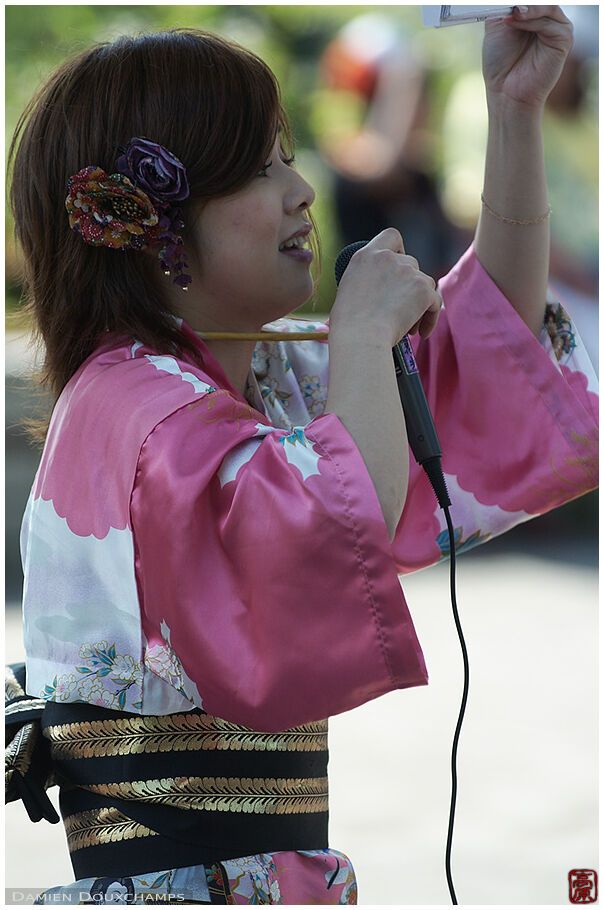 Singing in yukata