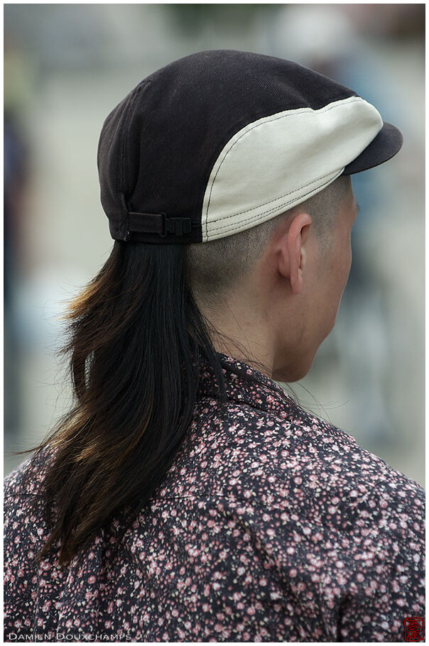 Nice pony tail: a wierd haircut spotted in Osakajoo koen