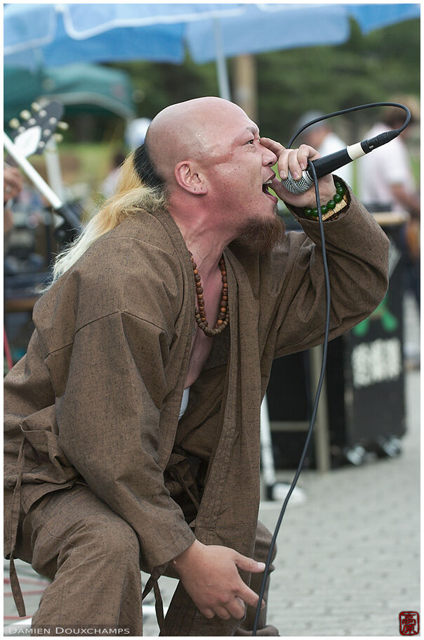 Hardcore singer with a nice haircut