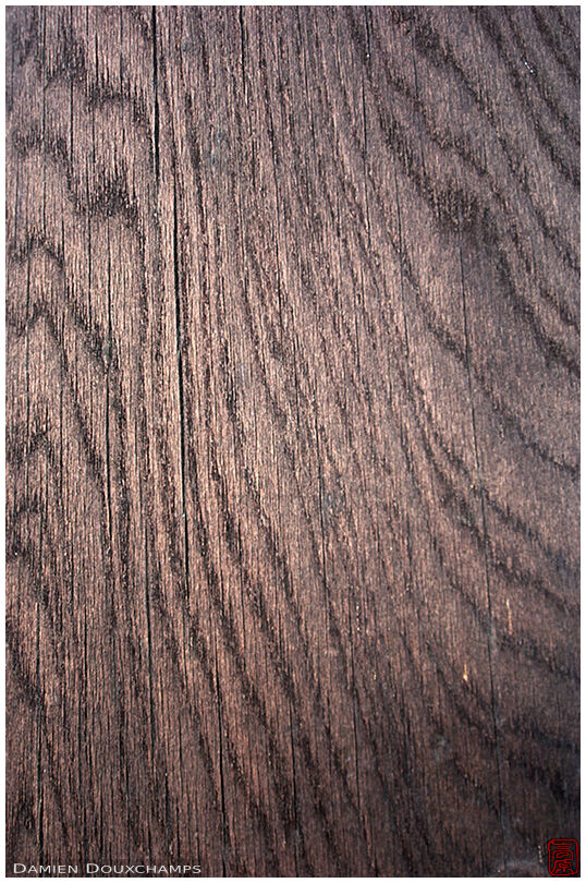 Wood texture of a pillar