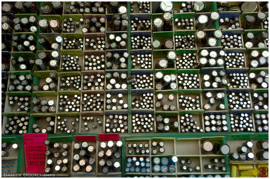 Various capacitors (1/4)