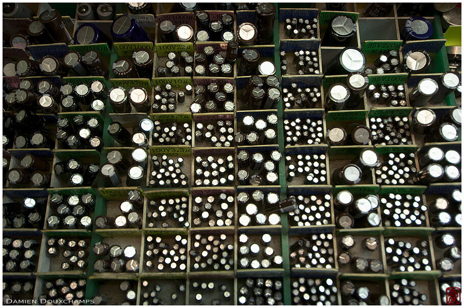 Various capacitors (2/4)