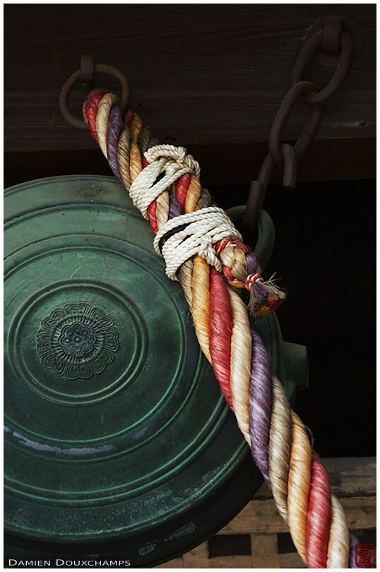 Gong and rope
