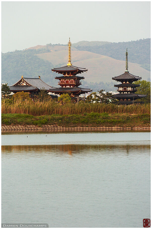 Yakushi-ji shortly after sunset, 18:48